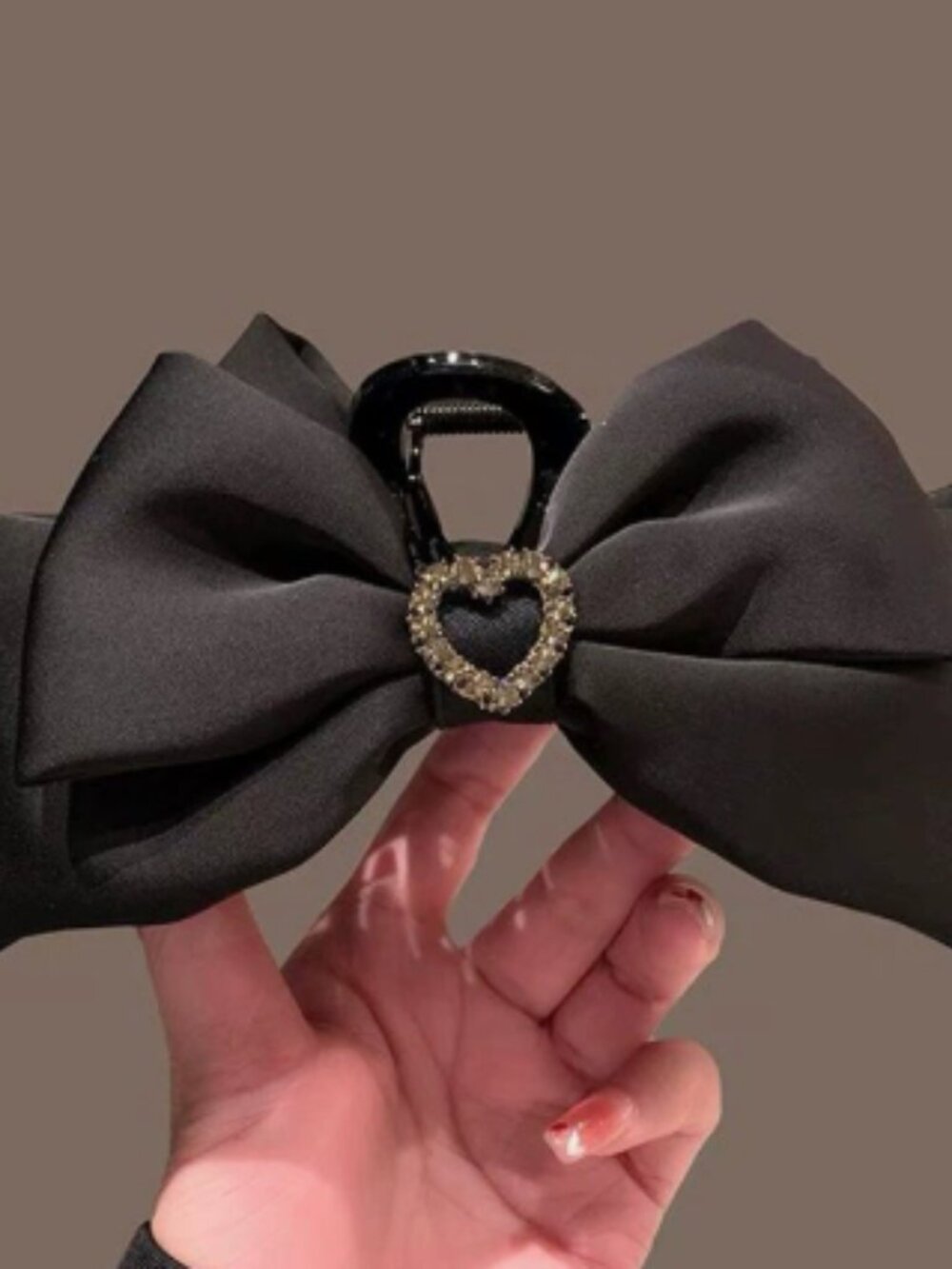 Women's hair clip